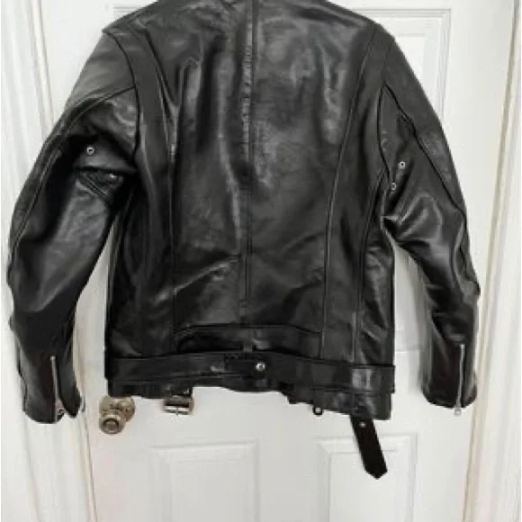 Stunning motorcycle 100% leather jacket!
